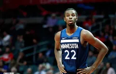 Hué sur la ligne des lancers, Andrew Wiggins s’en prend à certains fans des Wolves