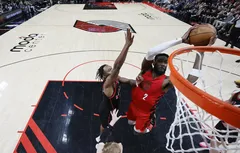 Deandre Ayton en impose pour son retour