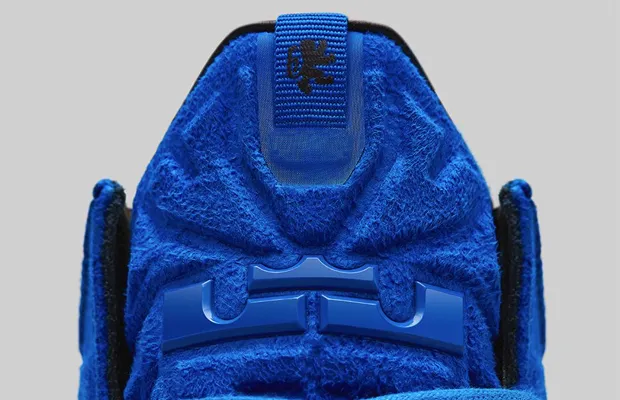 1396569190_bluelebron4