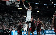 Victor Wembanyama (41 points, 16 rebonds) trop fort pour les Bulls