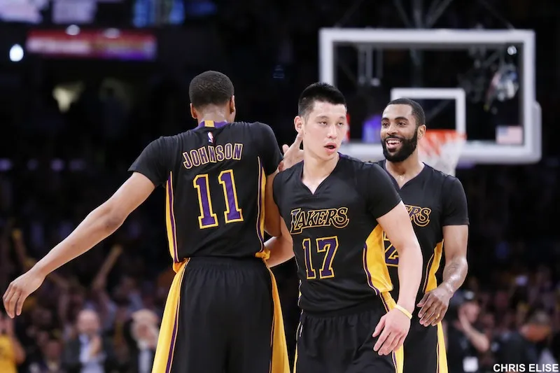 Le coup de chaud de Wayne Ellington sauve les Lakers face à Milwaukee
