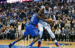 Joel Embiid et Ben Simmons font plier Dallas