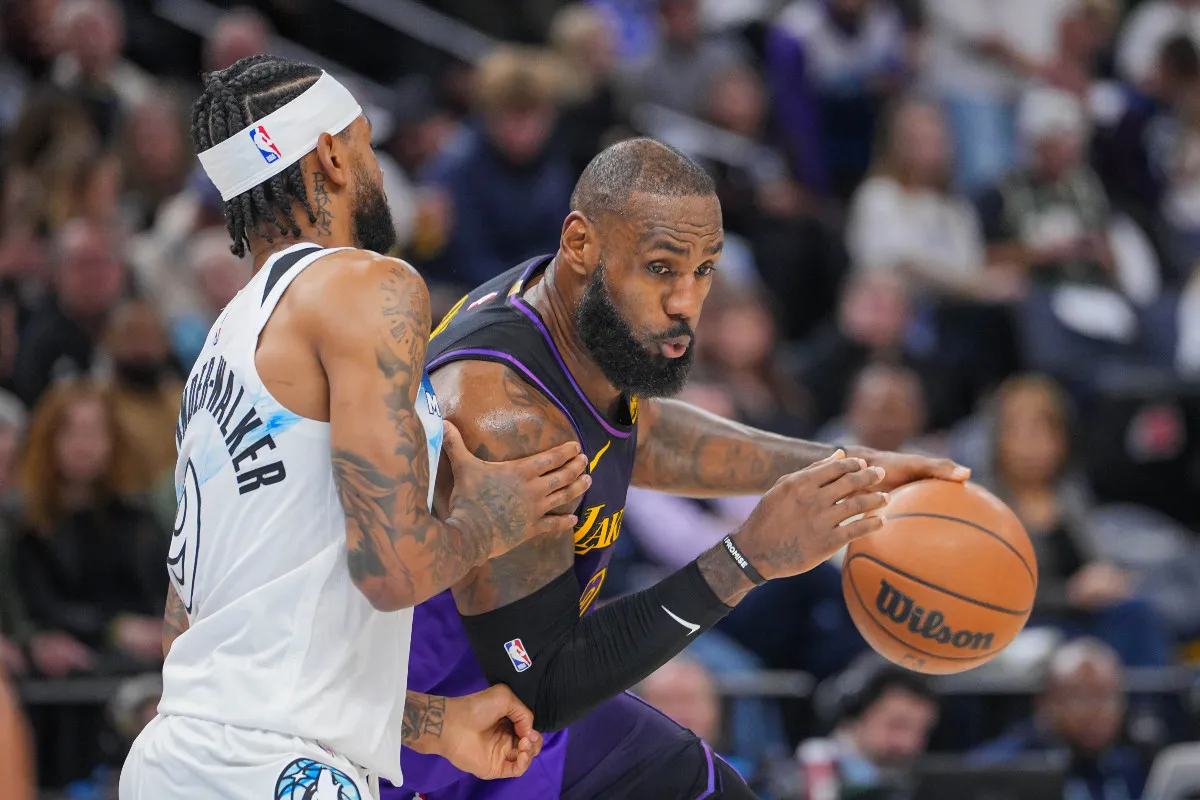 LeBron James et les Lakers face aux Wolves 
