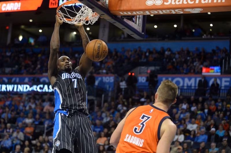 De retour à OKC avec le Magic, Serge Ibaka inscrit le panier de la victoire à la dernière seconde pour résister à un énorme Russell Westbrook (41 pts, 12 rbds, 16pds)