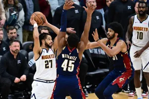 Les Cavaliers galèrent pour repousser des Nuggets décimés