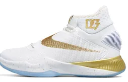 Nike : des accents dorés sur la HyperRev 2016 de Draymond Green