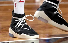 Nike : P.J. Tucker joue déjà avec l’étonnante Fear of God 1