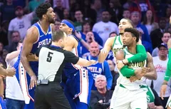 Quand Joel Embiid et Marcus Smart s’envoient au tapis chacun leur tour