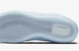 Nike : encore un coloris noir (et rose) pour la Kobe 11