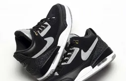 Une Air Jordan 3 en niveaux de gris qui garde la virgule