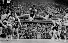 Oscar Robertson récolte 500 000 dollars lors des enchères de ses souvenirs sportifs