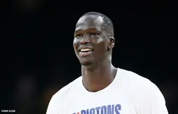 Thon Maker signe en Israël