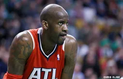 Johan Petro signe au Porto Rico