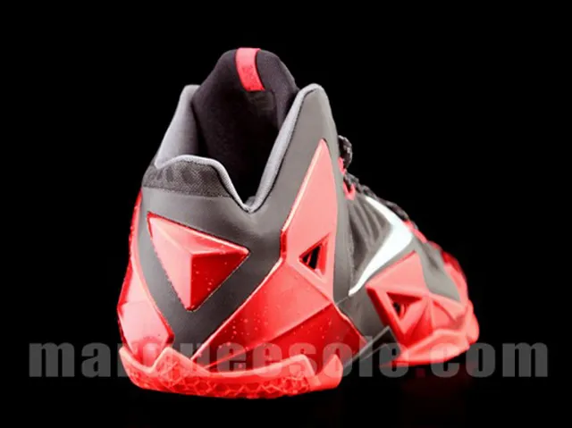 Nike LeBron XI noir/rouge