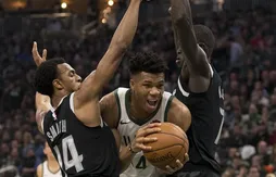 En deux temps, les Bucks dominent de courageux Pistons