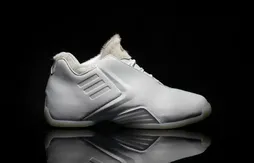 Adidas : la T-Mac 3 s’illumine dans le noir !