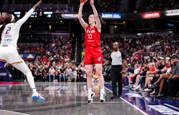 Caitlin Clark frappe très fort pour la reprise de la saison WNBA