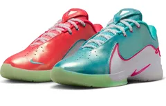 La LeBron 22 “Christmas Limelight” au pied du sapin