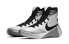 Nike présente la Hyperdunk 2015, inspirée par les chaussures de “Retour vers le futur”