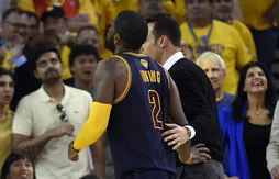 Kyrie Irving blessé sur un contact ?