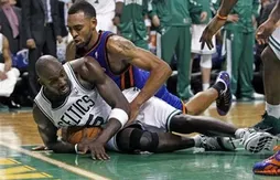 Boston résiste à un grand Carmelo Anthony