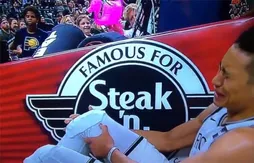 En larmes, Jeremy Lin craint le pire pour son genou