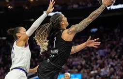 Gabby Williams et les Valkyries repoussent le Mercury