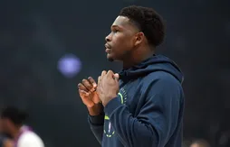 Anthony Edwards rejoint l’infirmerie