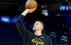Kristaps Porzingis remercie Rick Celebrini, l’expert santé des Warriors
