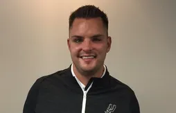 La direction des Nets fait son marché chez les Spurs