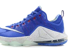 Nike sort la LeBron 12 Low “World Tour”
