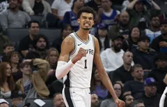 En triple-double, Victor Wembanyama fait des misères aux Kings