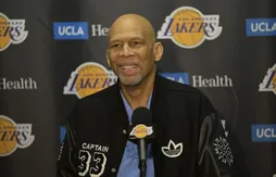 Kareem Abdul-Jabbar hospitalisé après une chute en plein concert