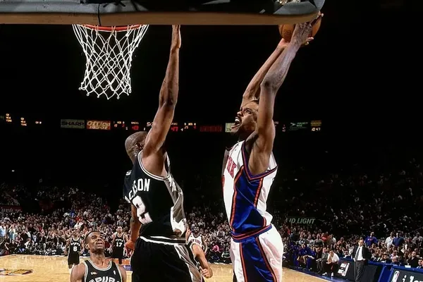Le 25 juin 1999, les Spurs remportent leur premier titre malgré un bouillant Latrell Sprewell