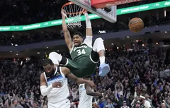 Les Bucks dans la zone complète