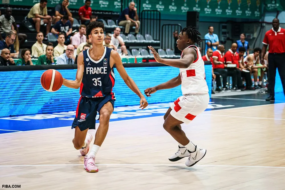Zaccharie Risacher avec les Bleus