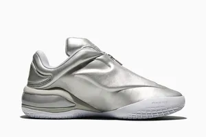 La SHAI 001 « Steel » sort aujourd’hui