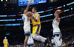 Luka Doncic (49 points) fait la totale aux Wolves