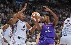 Valériane Ayayi signe son record, Phoenix tient bon à Toronto