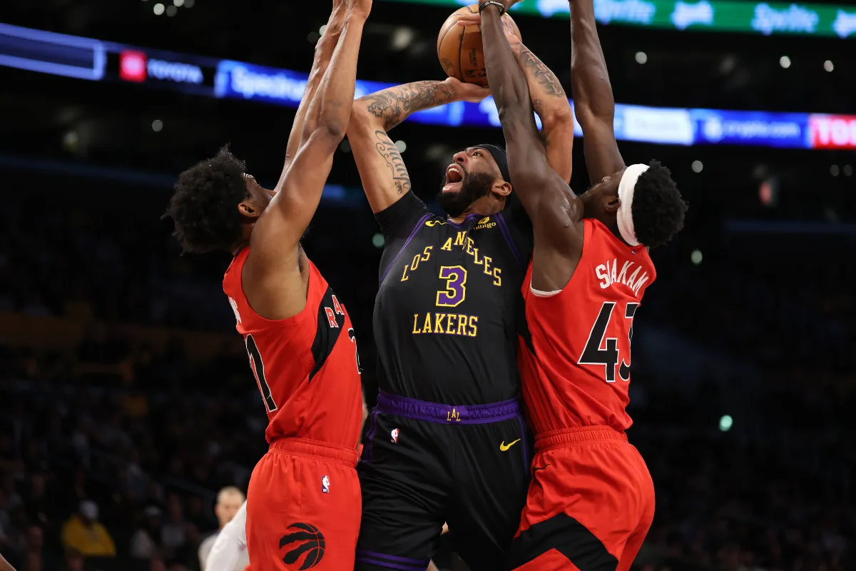 Anthony Davis face aux Raptors