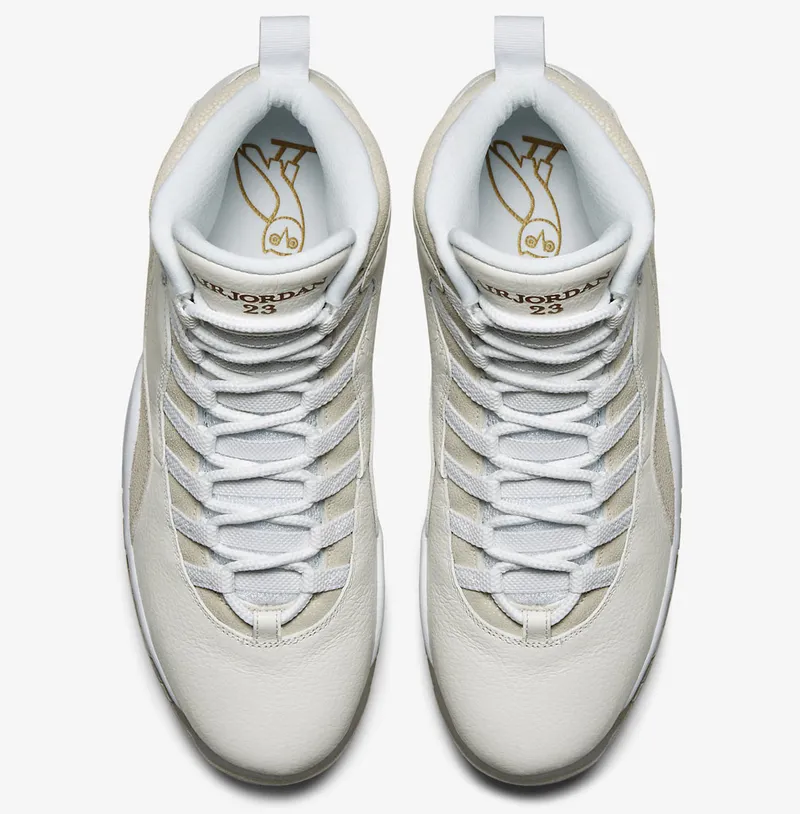 Une Air Jordan 10 "Ovo" en hommage au rappeur Drake
