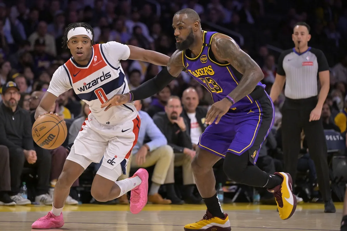 Bilal Coulibaly et LeBron James Lakers