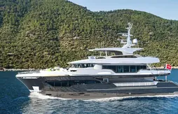 Le superyacht pour Tony Parker prêt à prendre le large