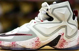 Nike : une LeBron 13 saignante pour Halloween ?