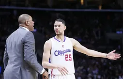 Austin Rivers se casse aussi la main !