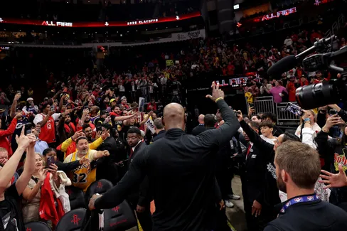 LeBron James Defies Age as LA Lakers Advance to NBA Conference Semifinals
