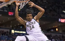 Giannis Antetokounmpo écoeure les Pistons