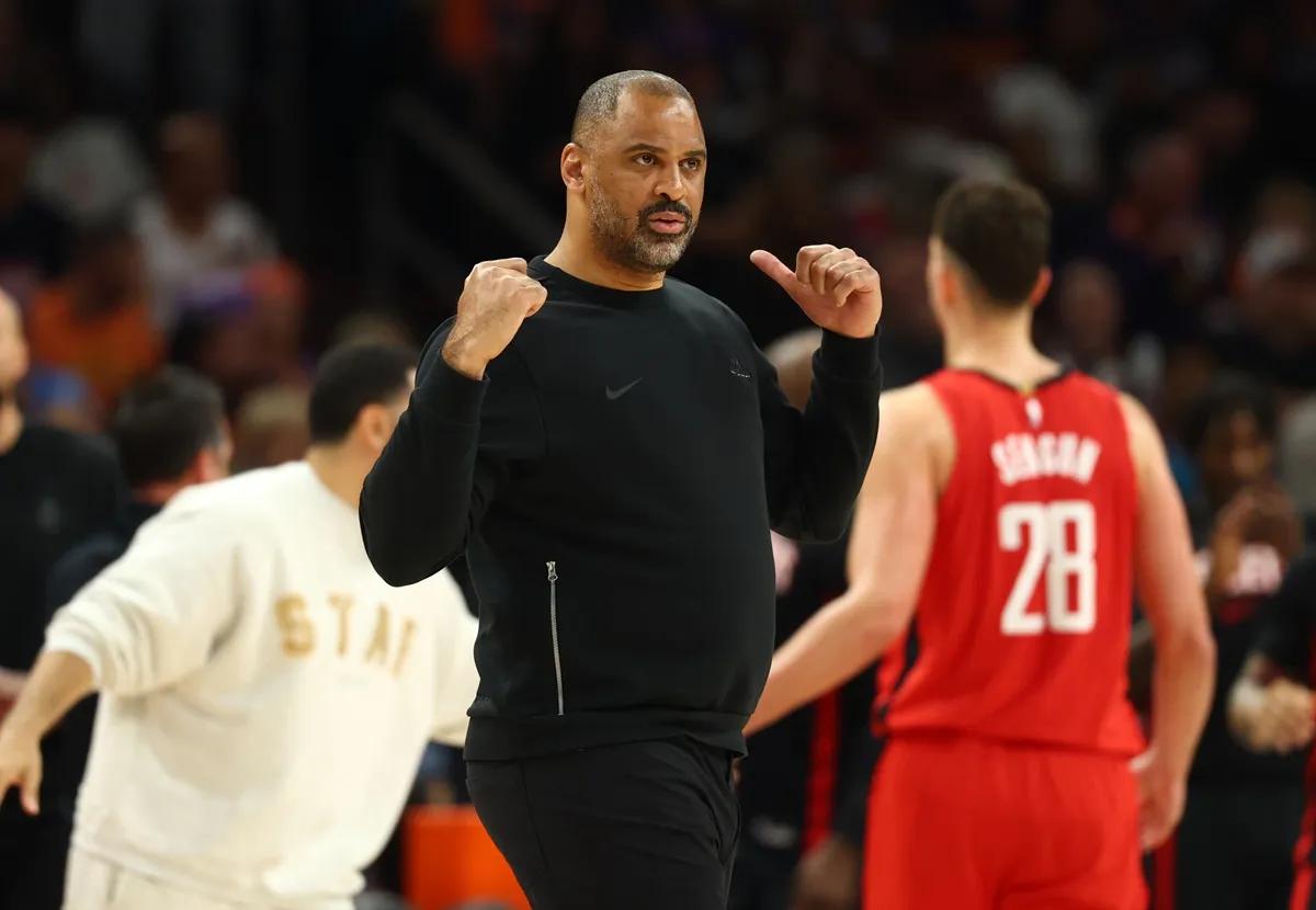 Ime Udoka, l'entraîneur des Rockets