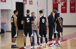 John Stockton file un coup de main aux meneurs des Bucks