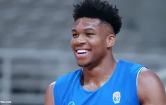 Préparation à la Coupe du monde : festival de dunks pour Giannis Antetokounmpo contre l’Iran